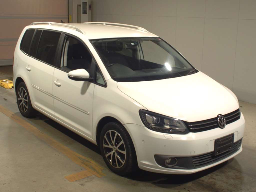 VOLKSWAGEN TOURAN