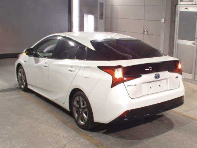 TOYOTA PRIUS 2019 White
