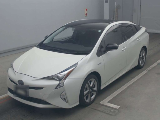TOYOTA PRIUS 2018 White